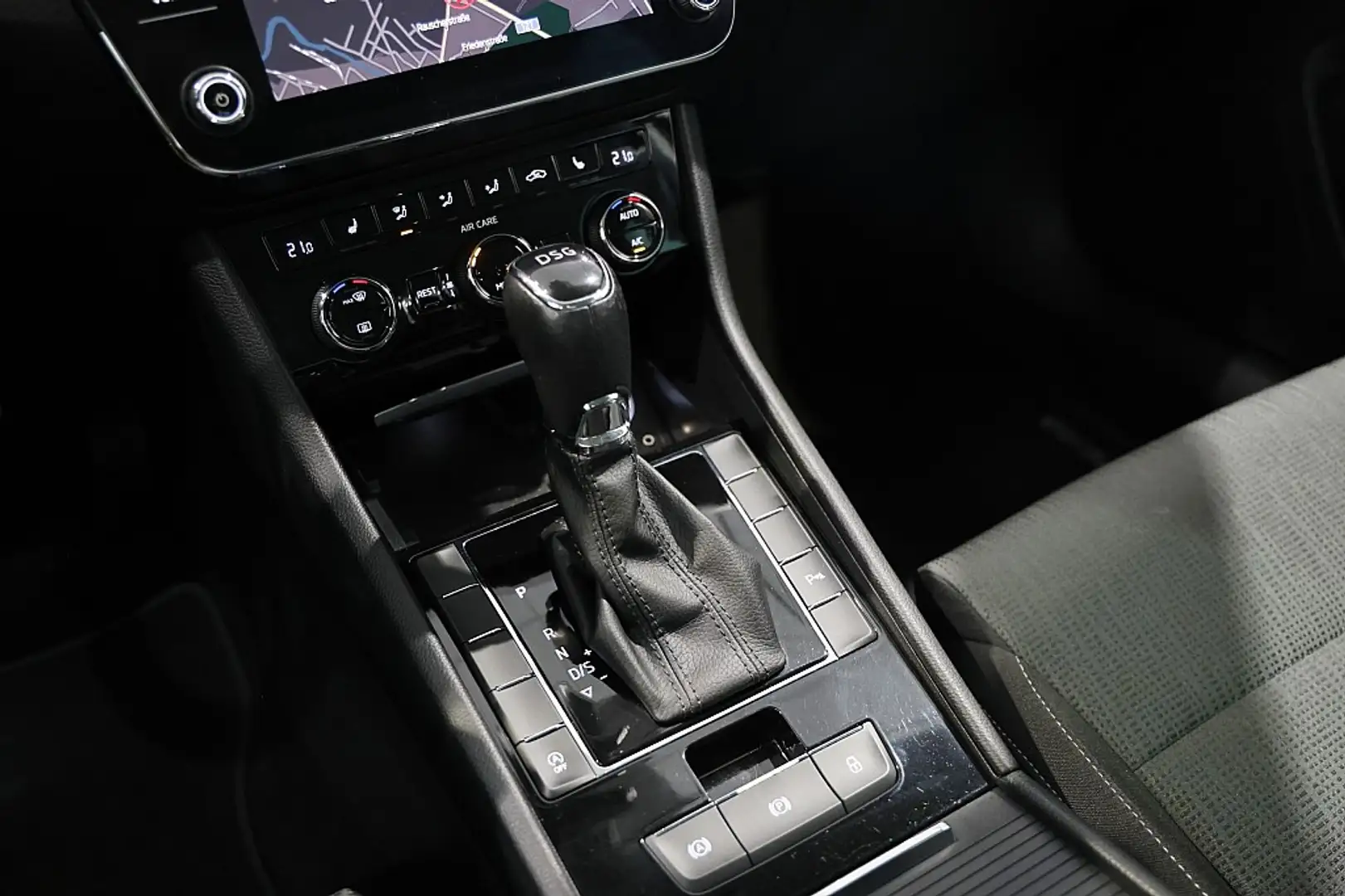 Vehicle image, number 15