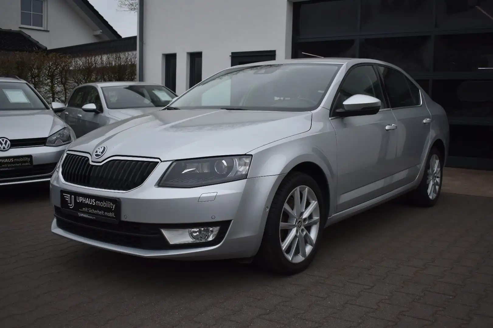 Vehicle image, number 3