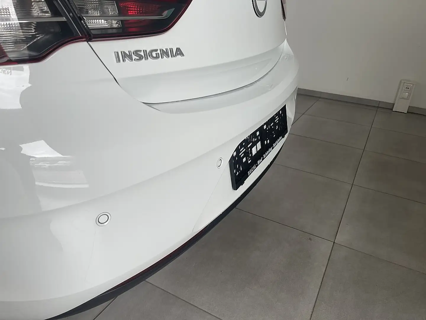 Vehicle image, number 6