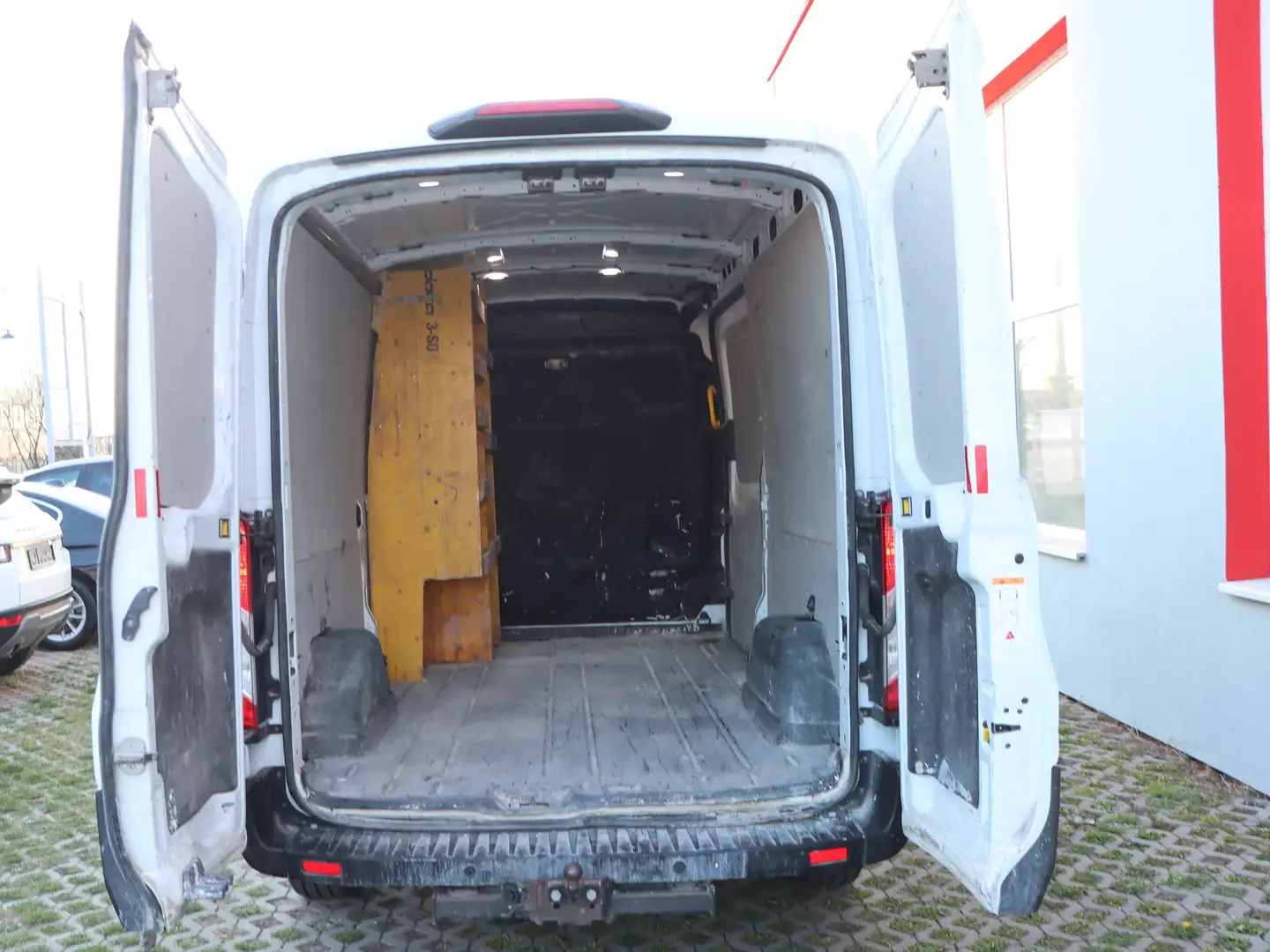 Vehicle image, number 11