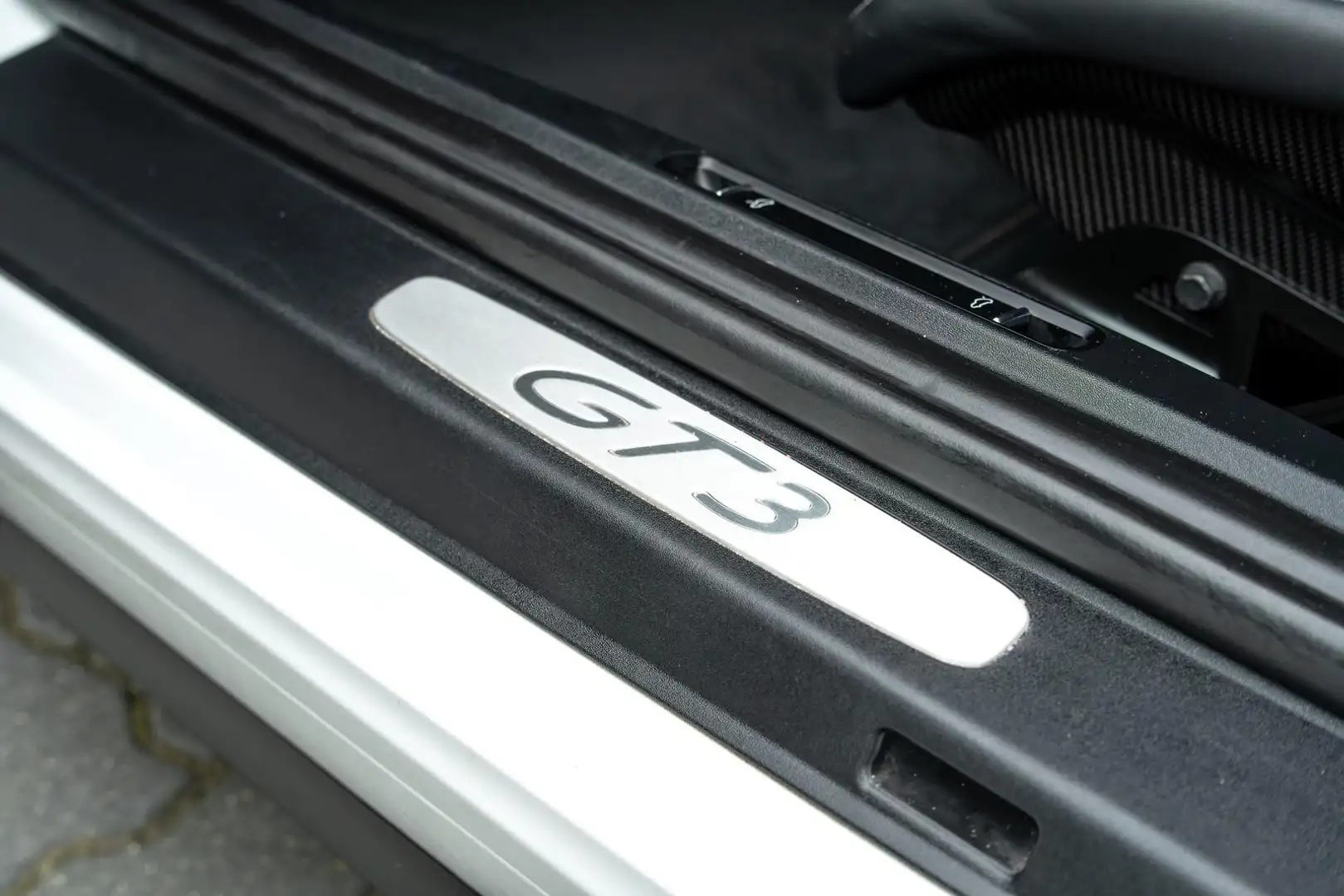 Vehicle image, number 10