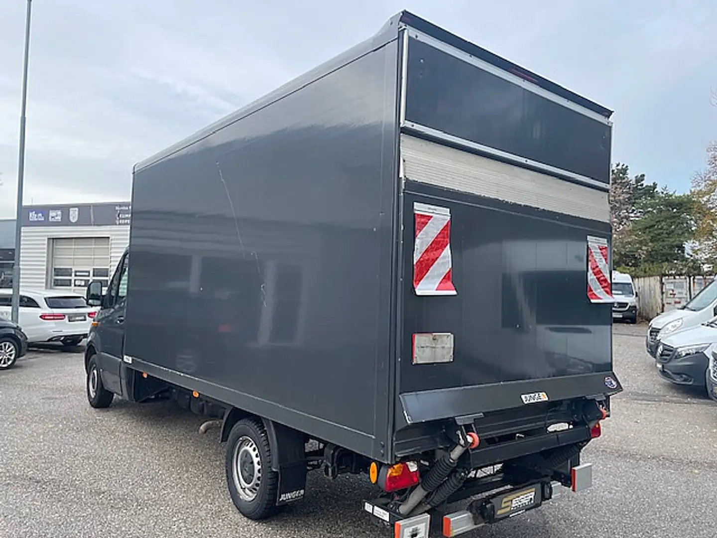 Vehicle image, number 4
