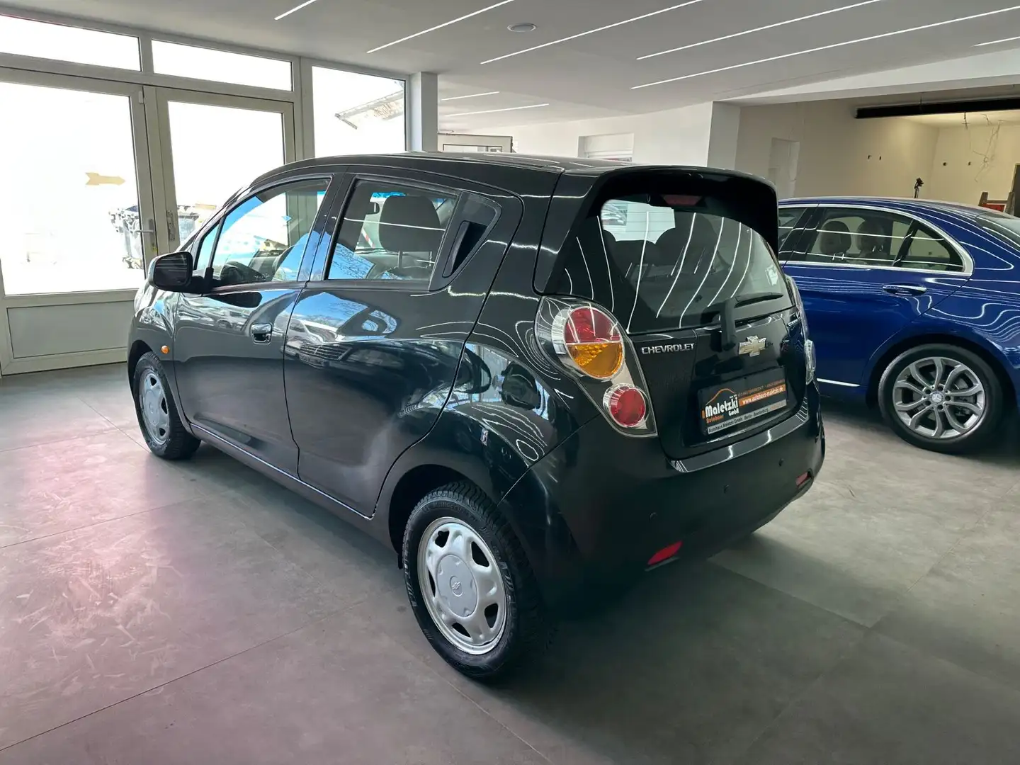 Vehicle image, number 4