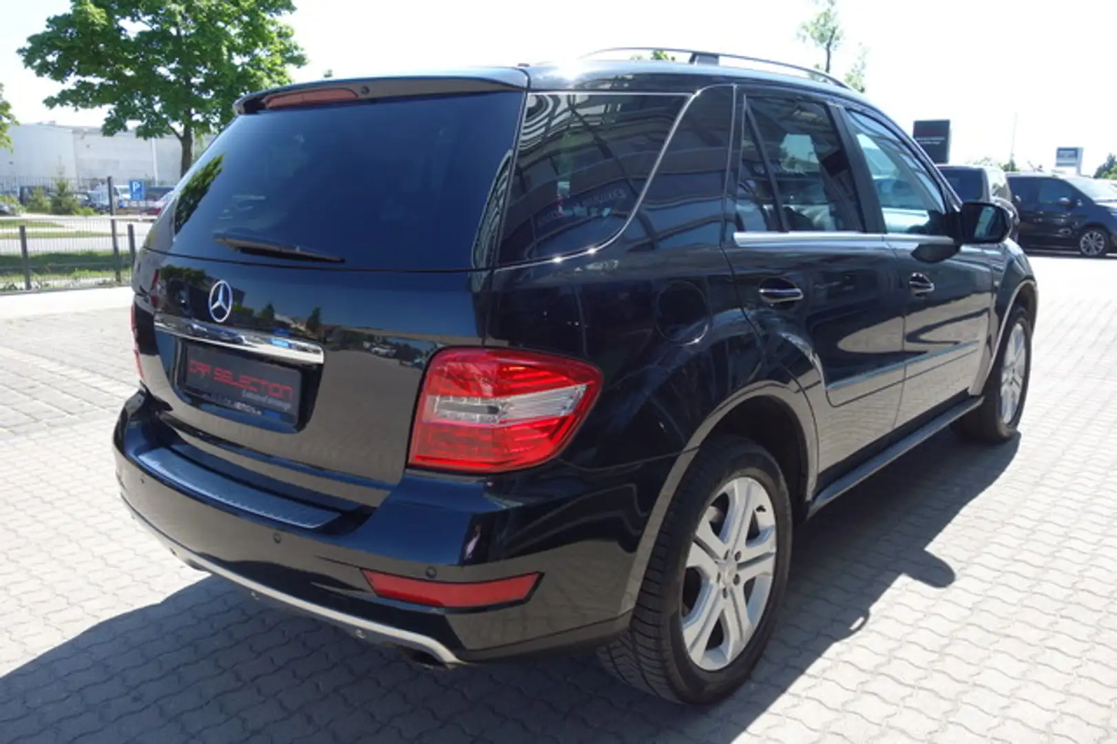 Vehicle image, number 5
