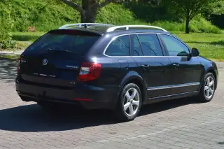 Vehicle image thumbnail, number 7