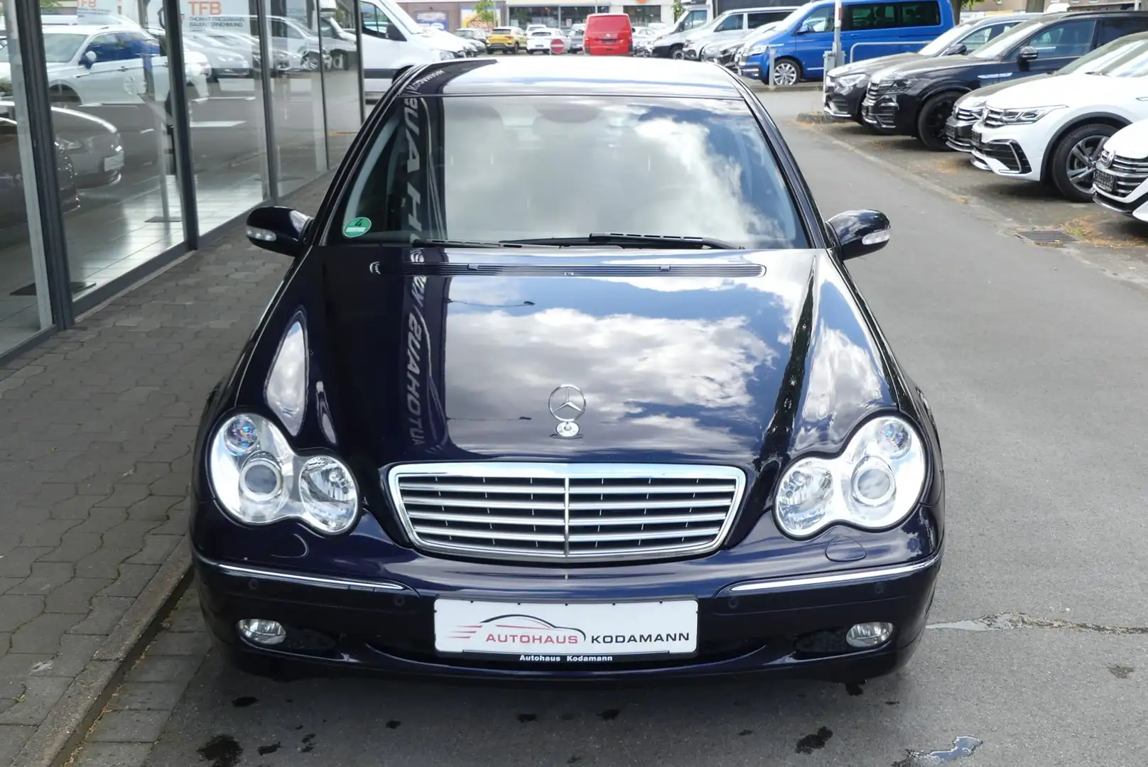 Vehicle image, number 3