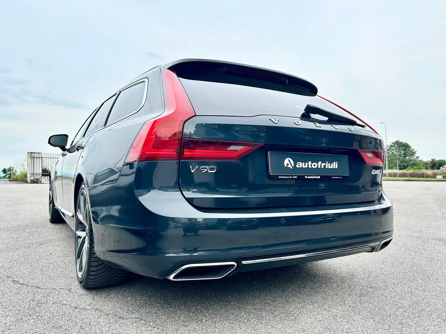 Vehicle image, number 2
