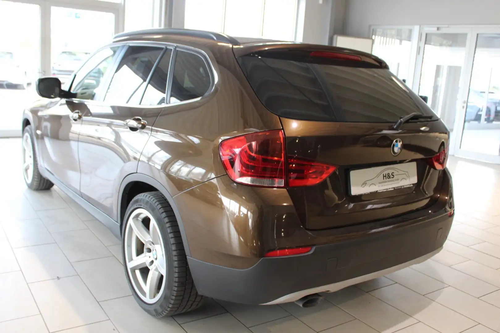 Vehicle image, number 3