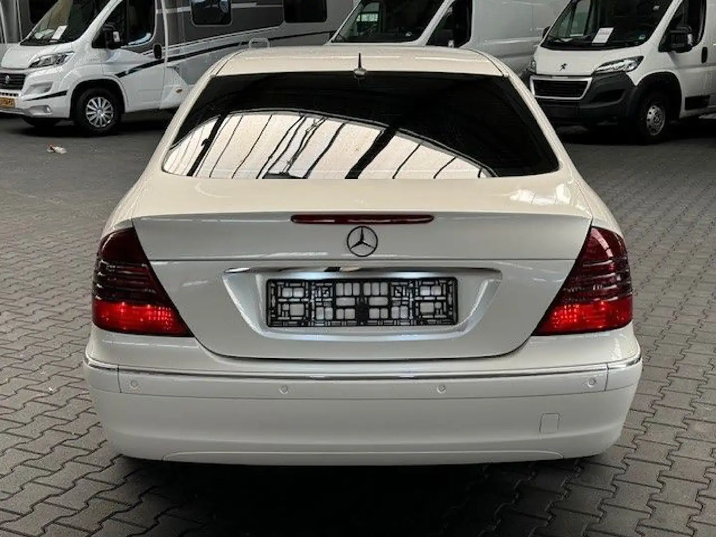 Vehicle image, number 5