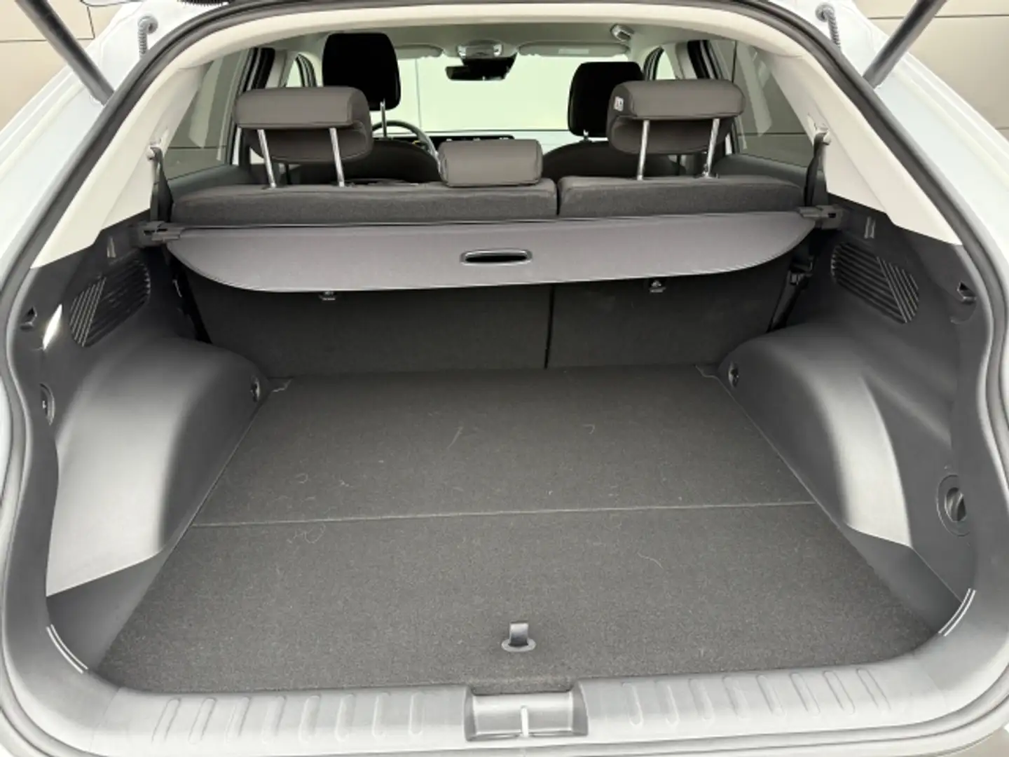 Vehicle image, number 5