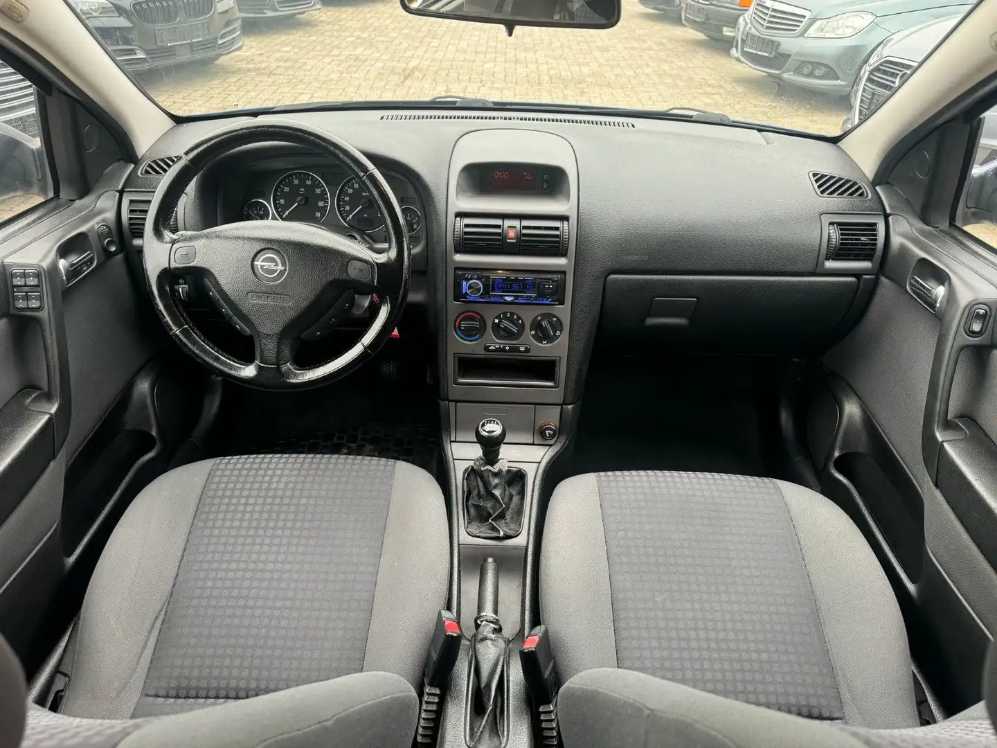 Vehicle image, number 14