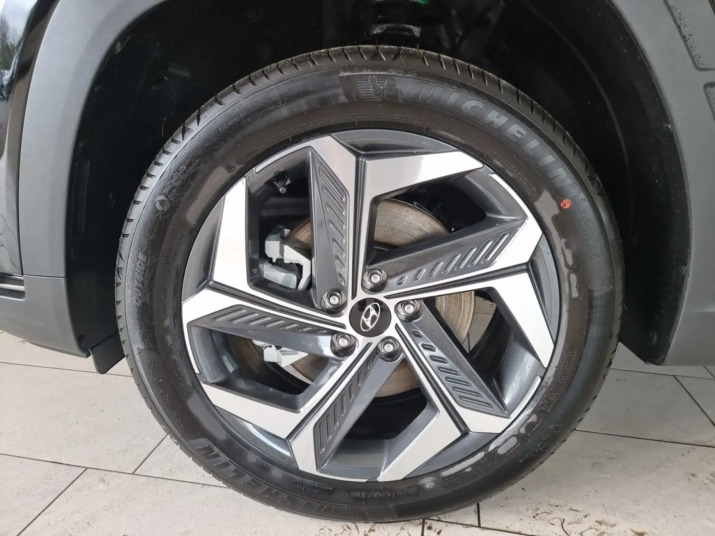 Vehicle image, number 10