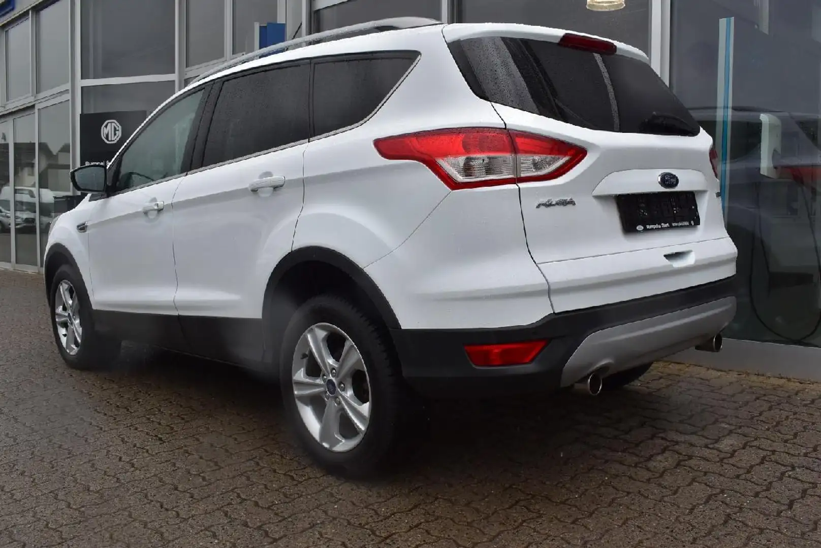 Vehicle image, number 4