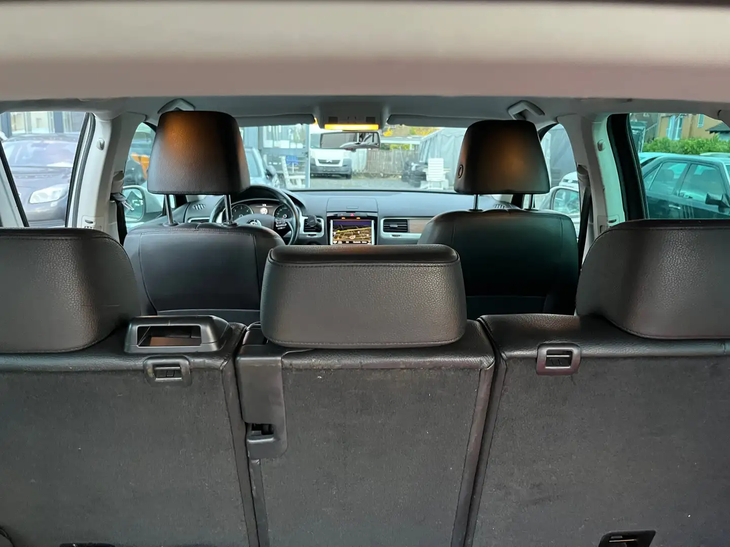 Vehicle image, number 9