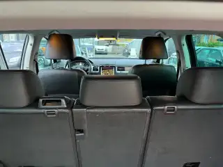 Vehicle image thumbnail, number 9