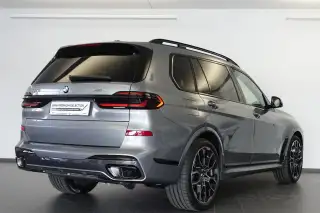 Vehicle image thumbnail, number 3