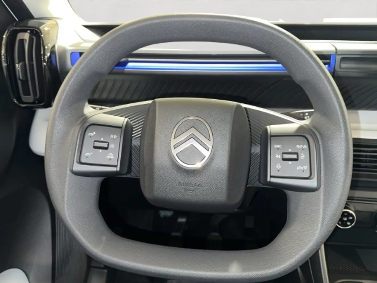 Vehicle image, number 13