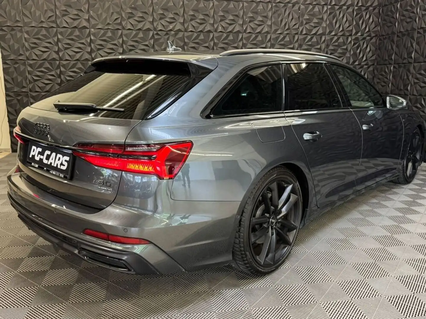 Vehicle image, number 10
