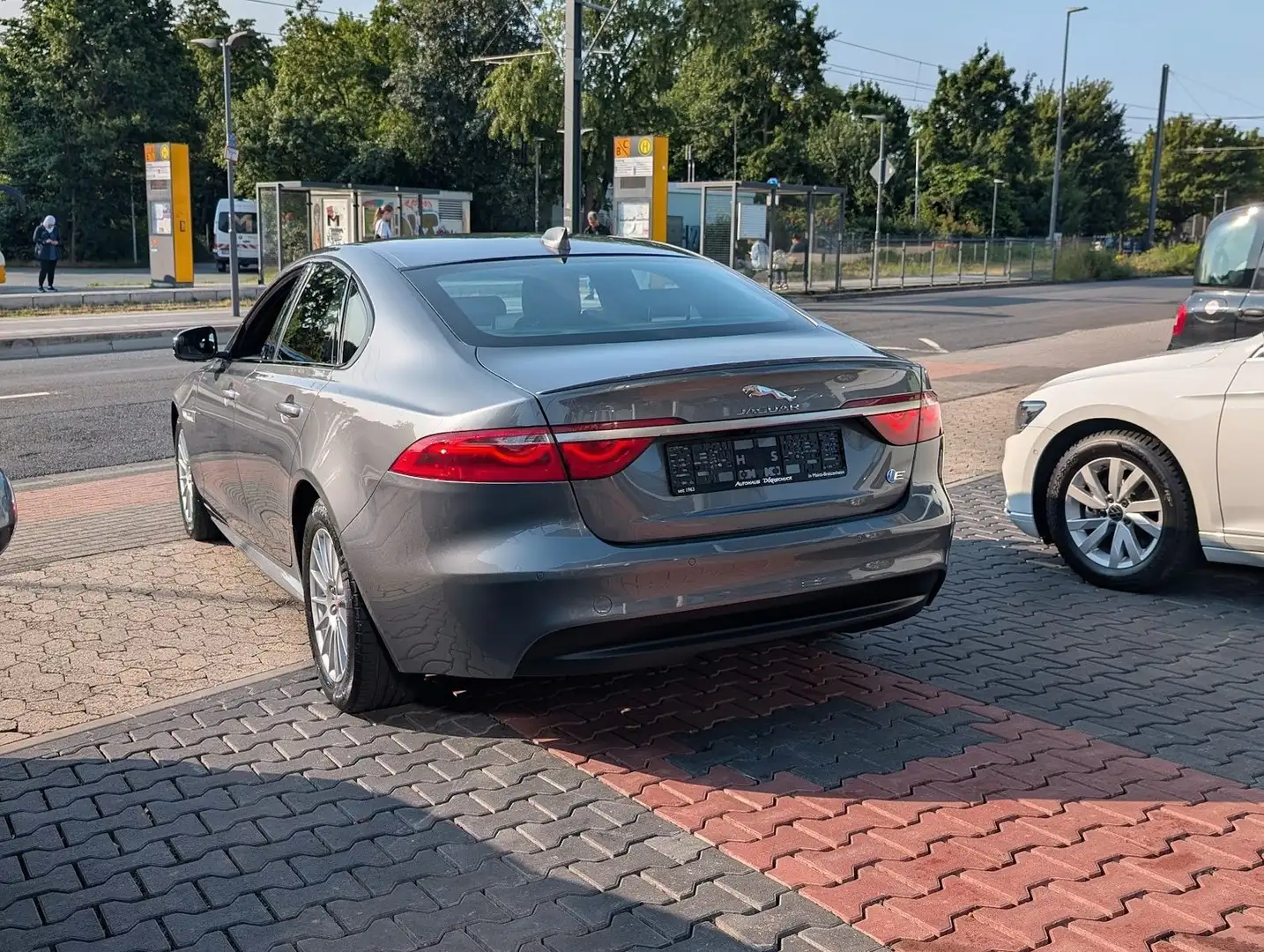 Vehicle image, number 6