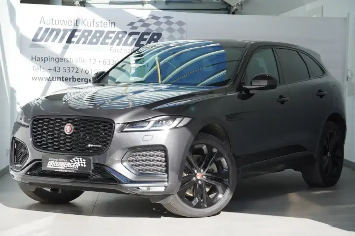 Additional image of the vehicle