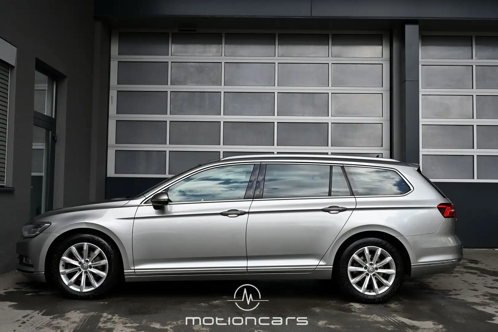 Vehicle image, number 6