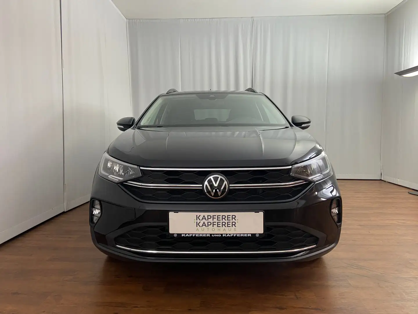 Vehicle image, number 3
