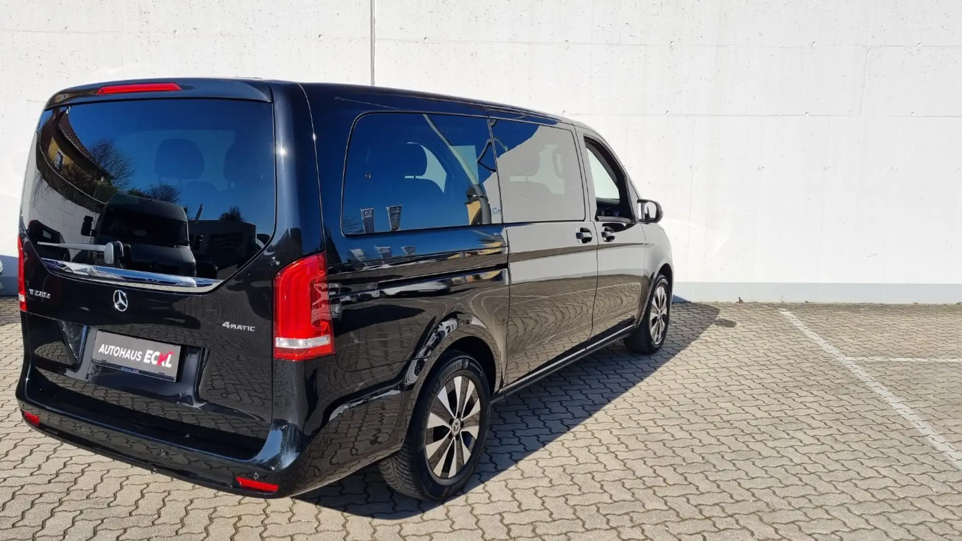 Vehicle image, number 7
