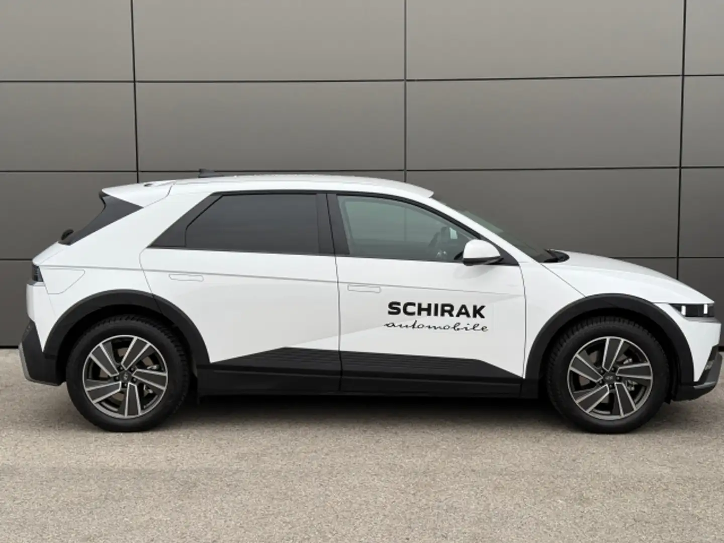 Vehicle image, number 2