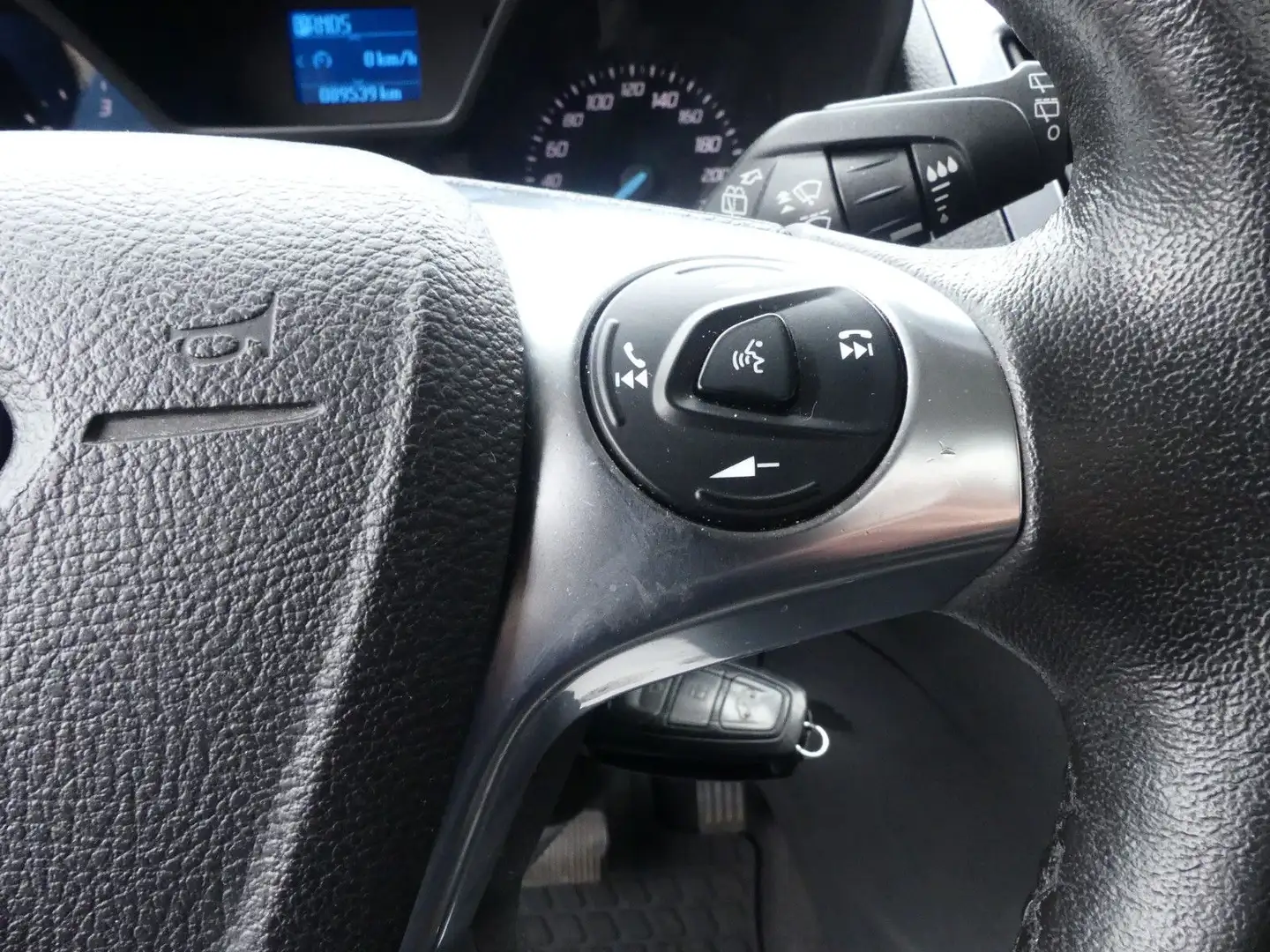 Vehicle image, number 9