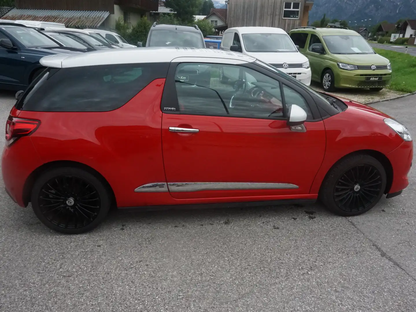 Vehicle image, number 12