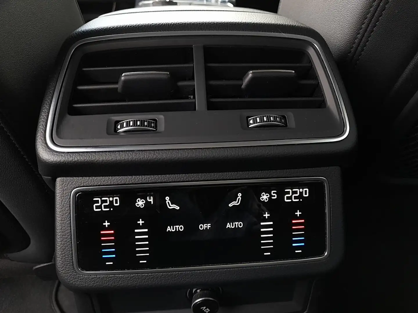 Vehicle image, number 14