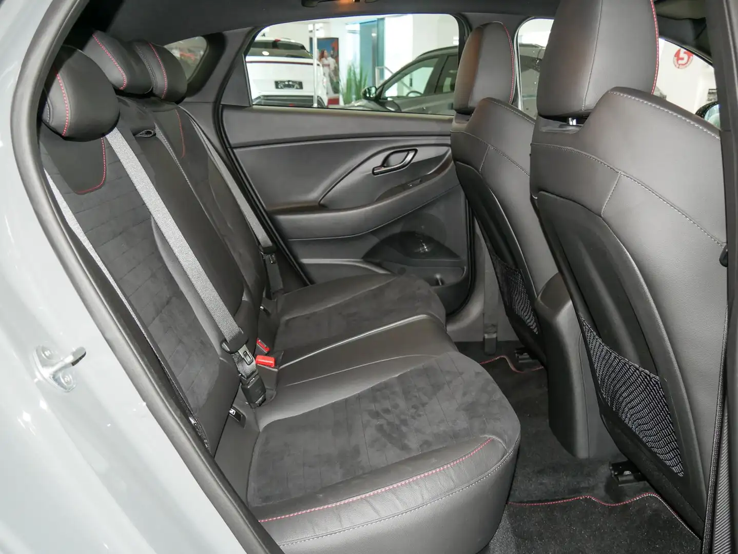 Vehicle image, number 8