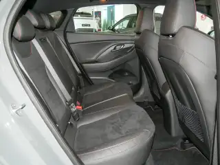 Vehicle image thumbnail, number 8