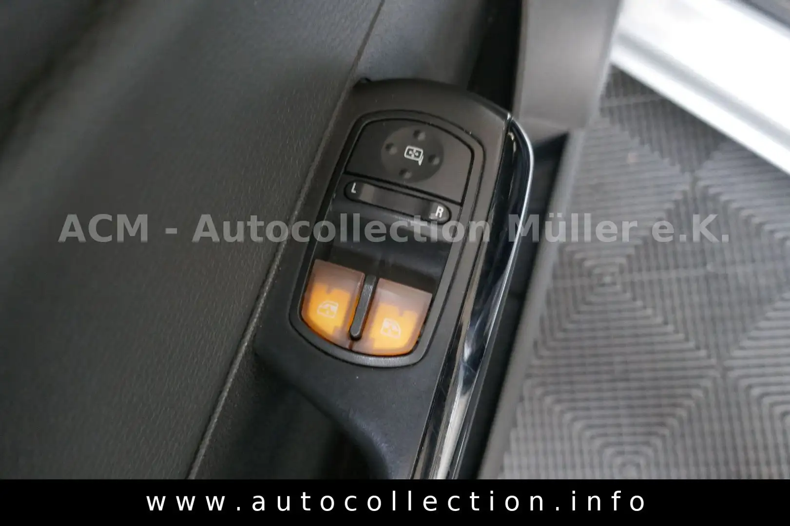 Vehicle image, number 19