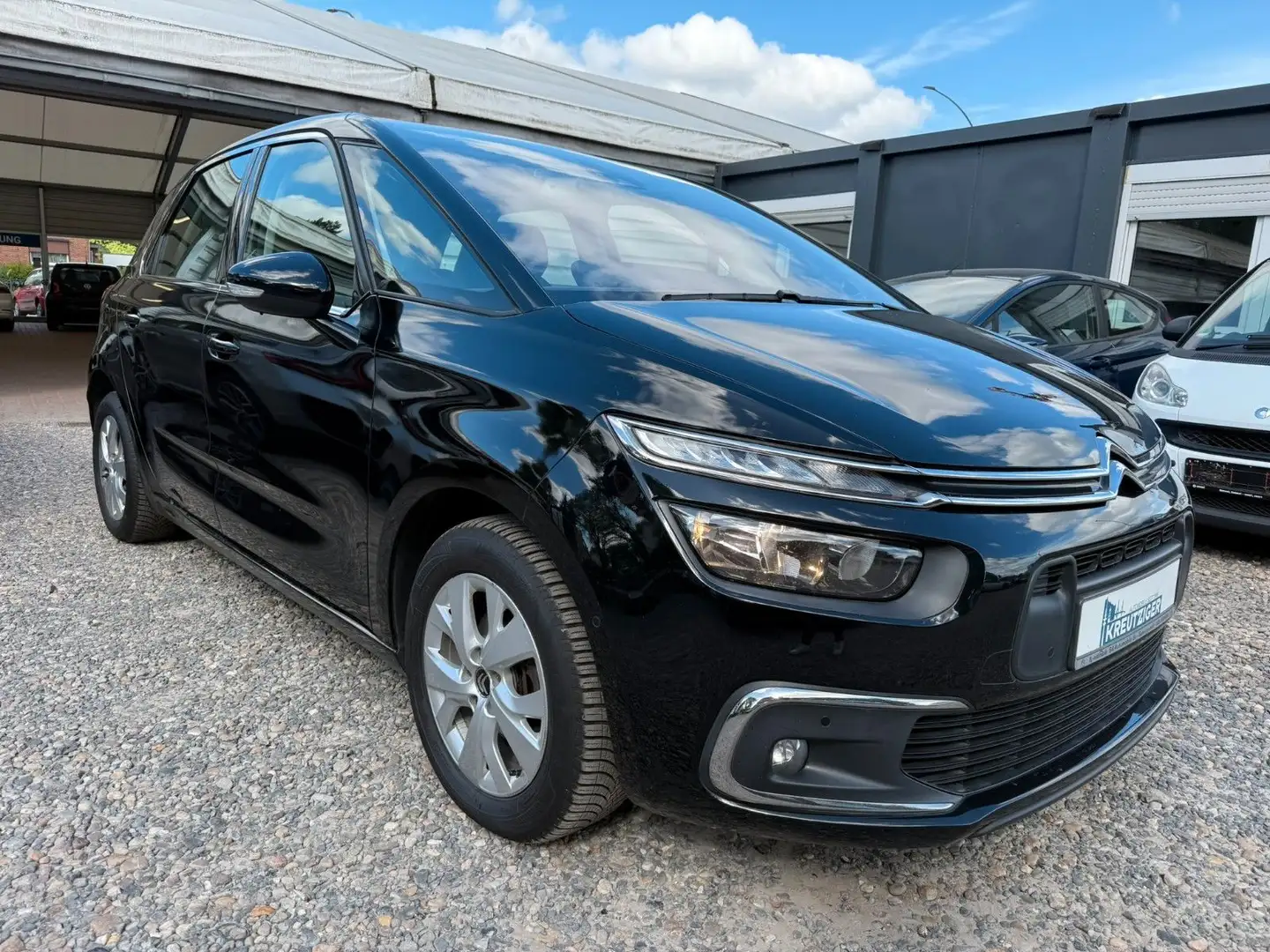 Vehicle image, number 3