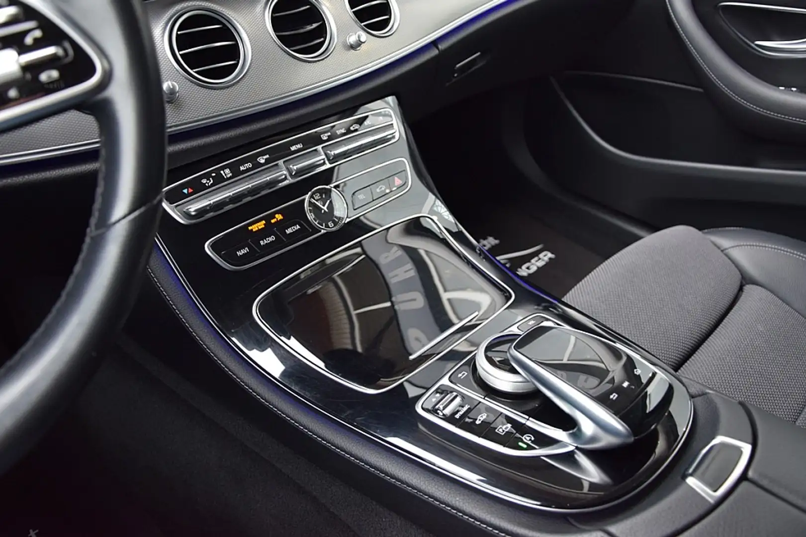 Vehicle image, number 8