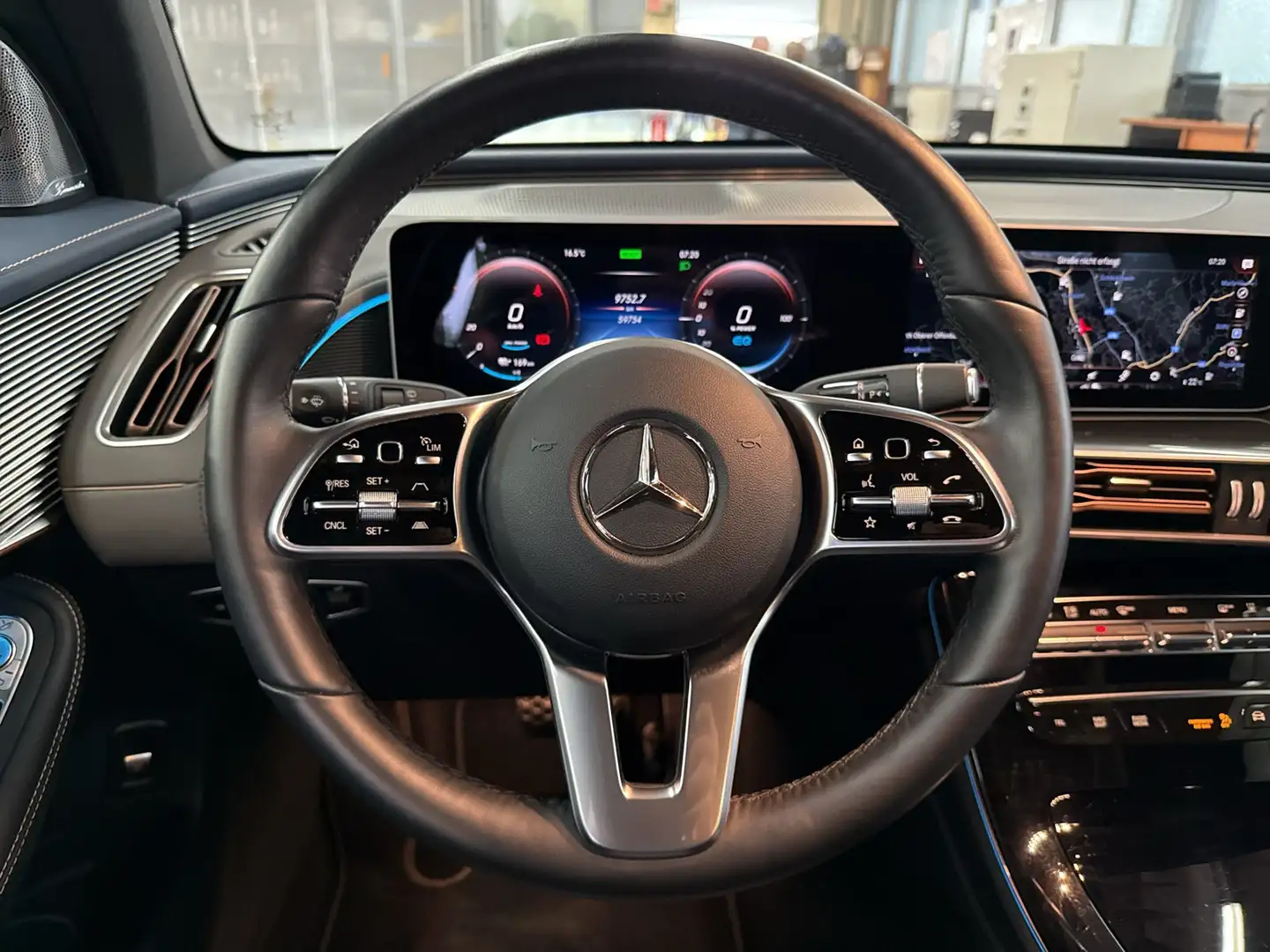Vehicle image, number 8
