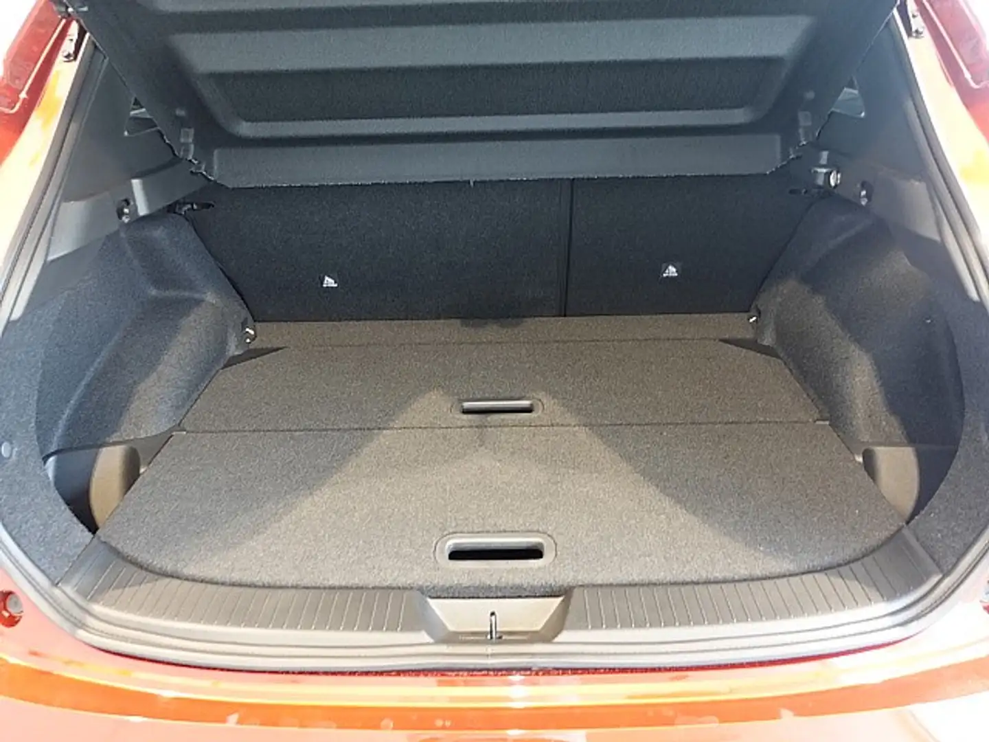 Vehicle image, number 8