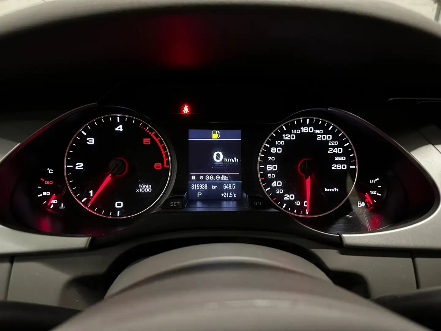 Vehicle image, number 9