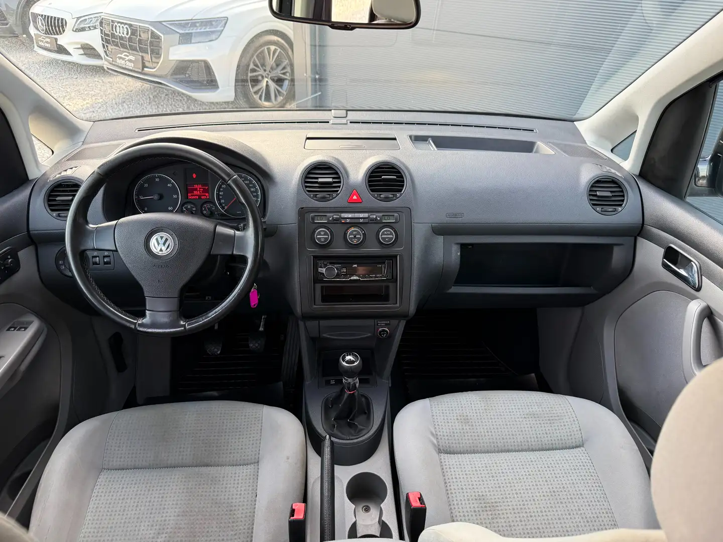 Vehicle image, number 10