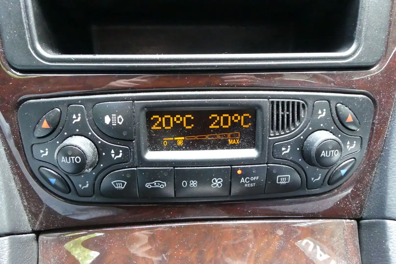 Vehicle image, number 18