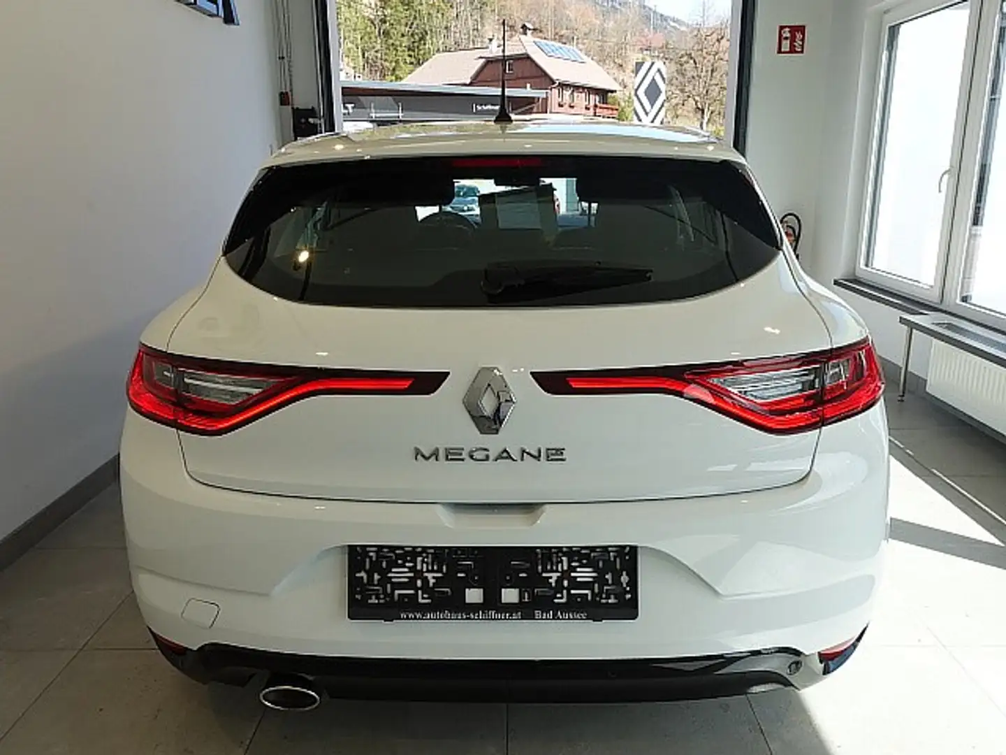 Vehicle image, number 4