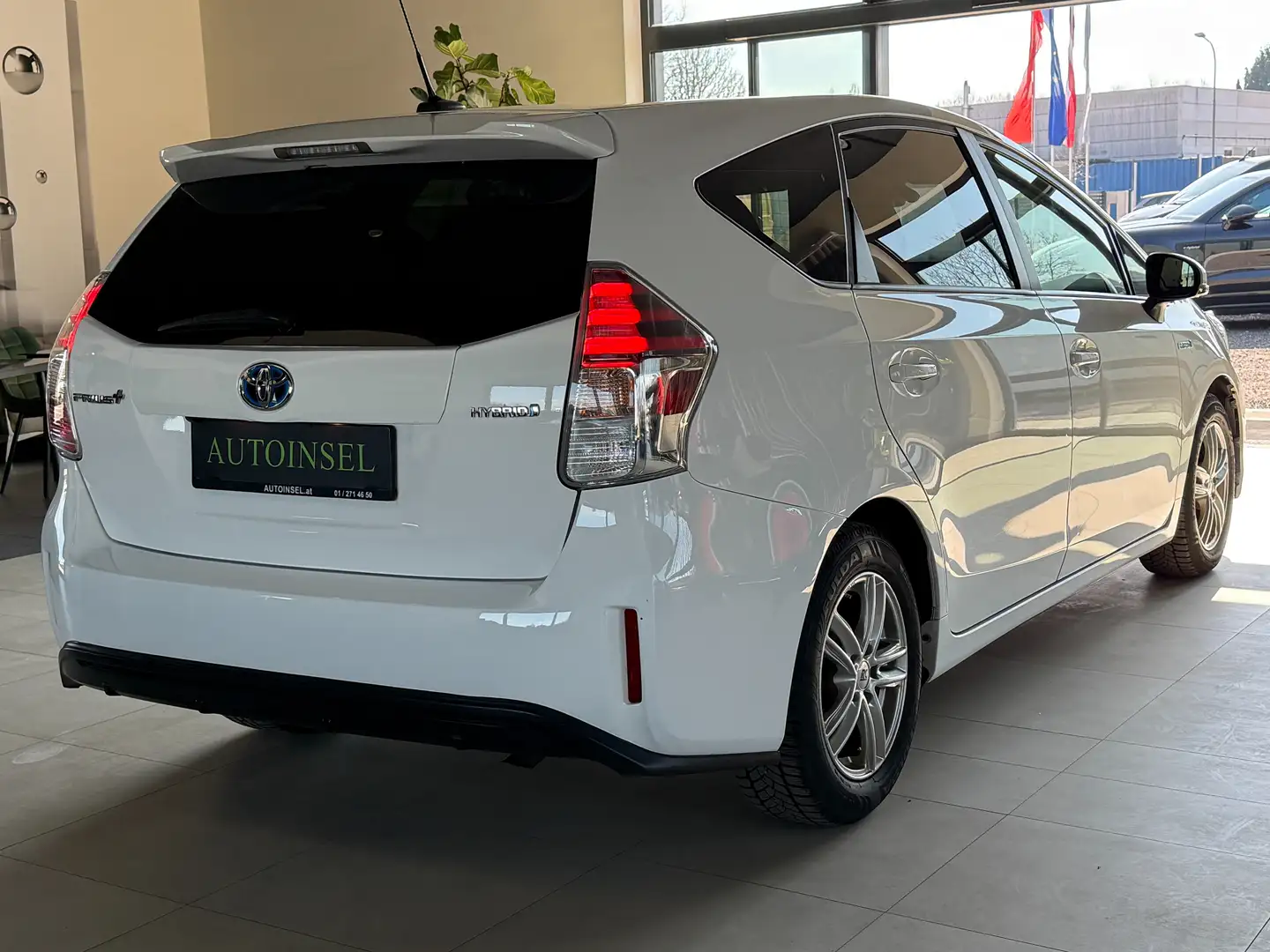 Vehicle image, number 4