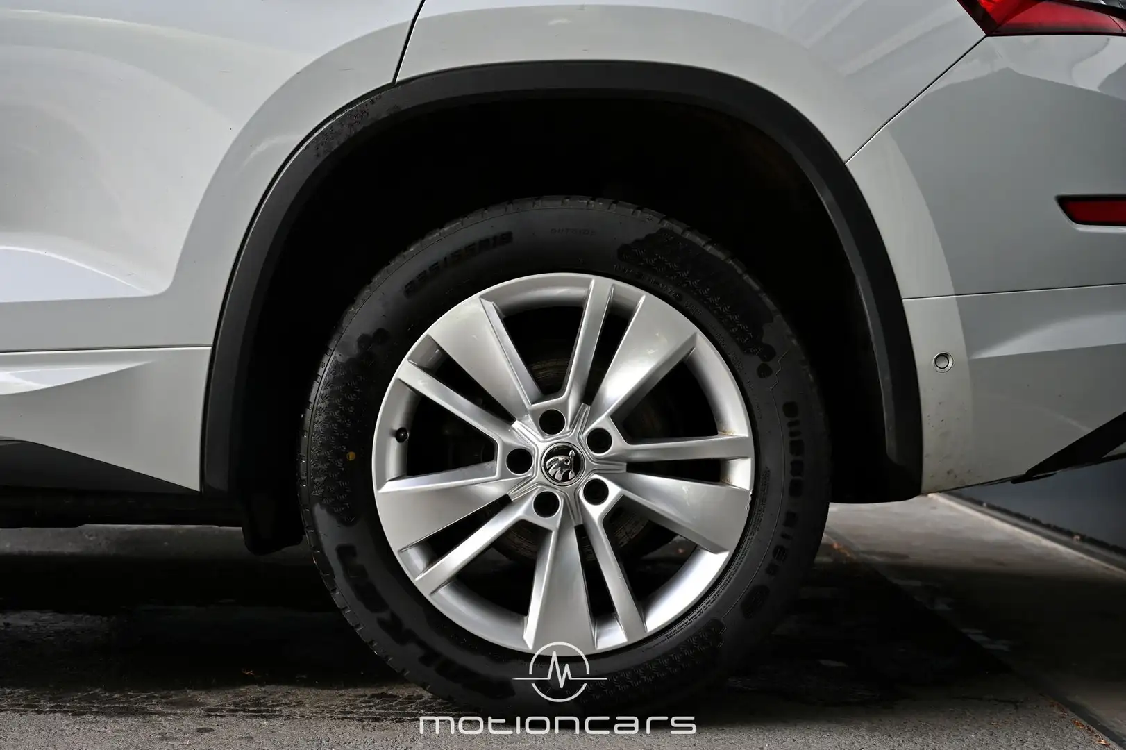 Vehicle image, number 8