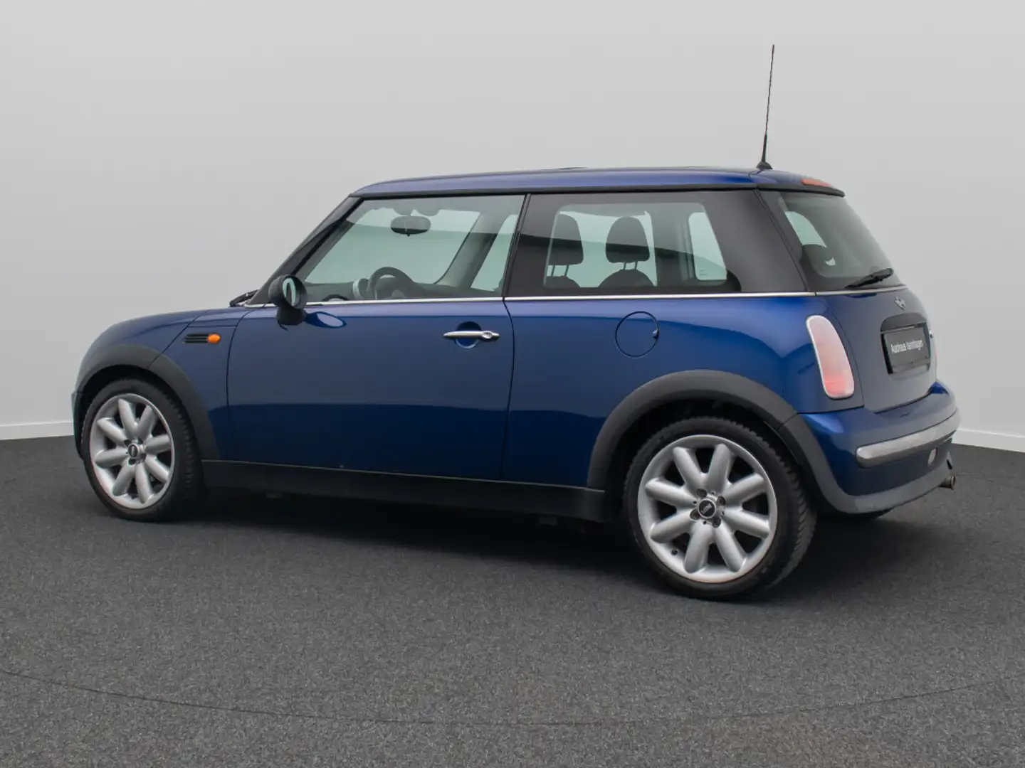 Vehicle image, number 10