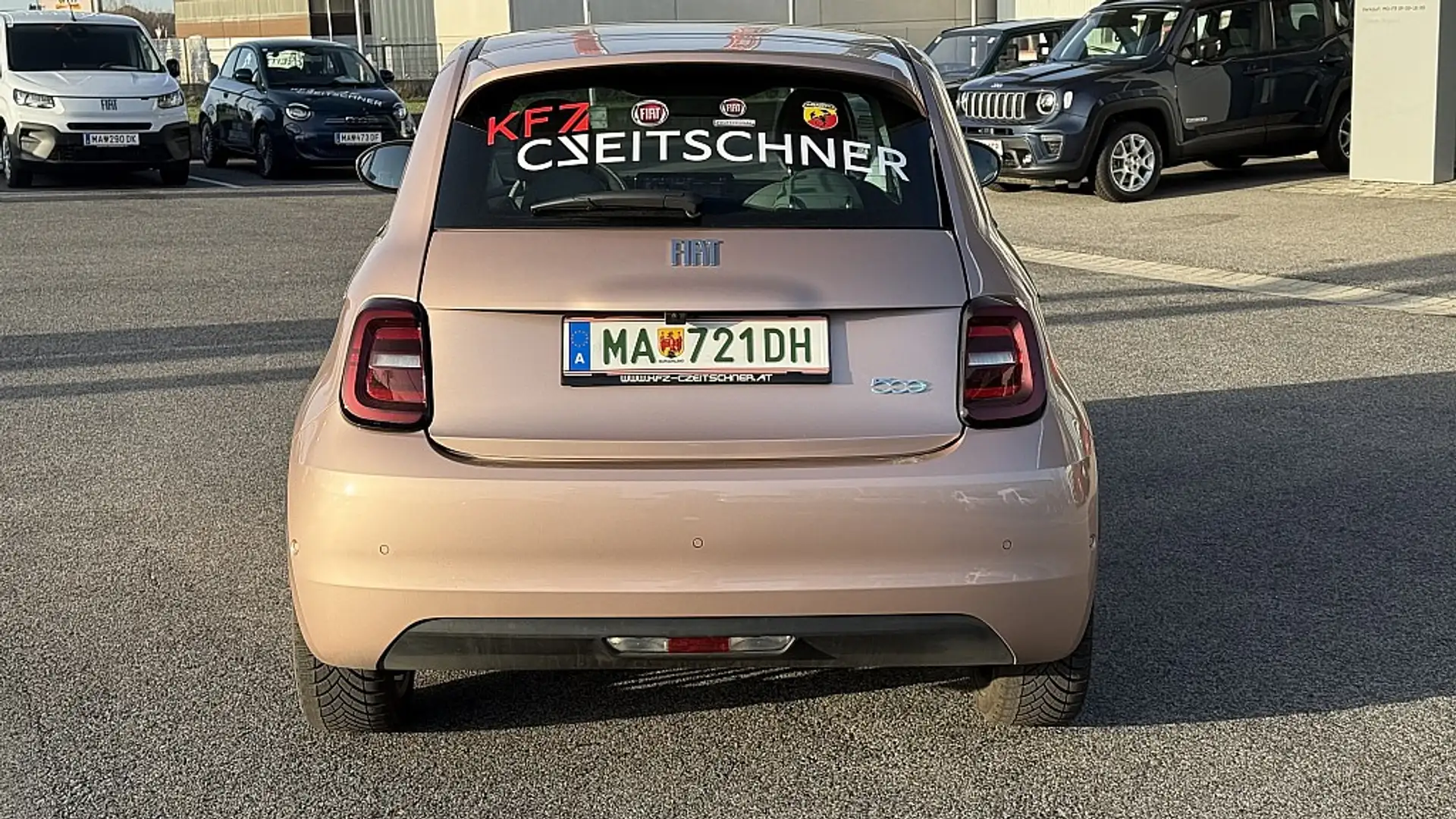 Vehicle image, number 4