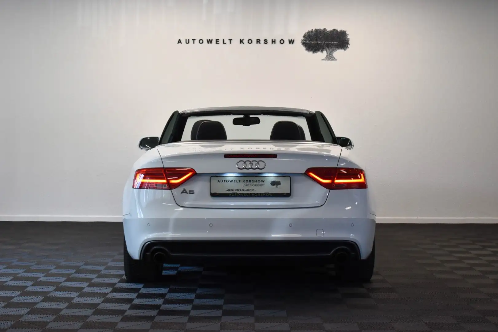 Vehicle image, number 6