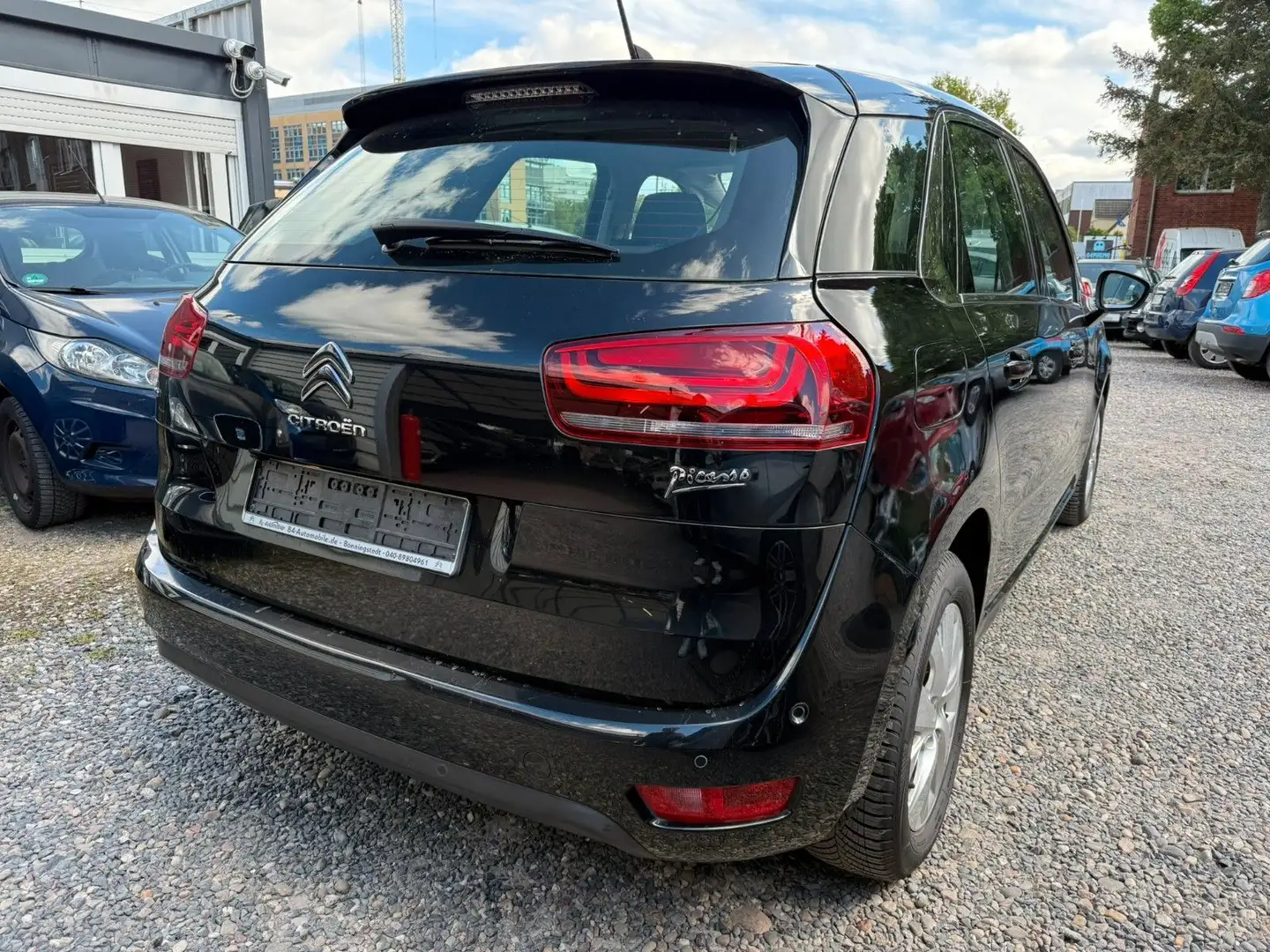 Vehicle image, number 4