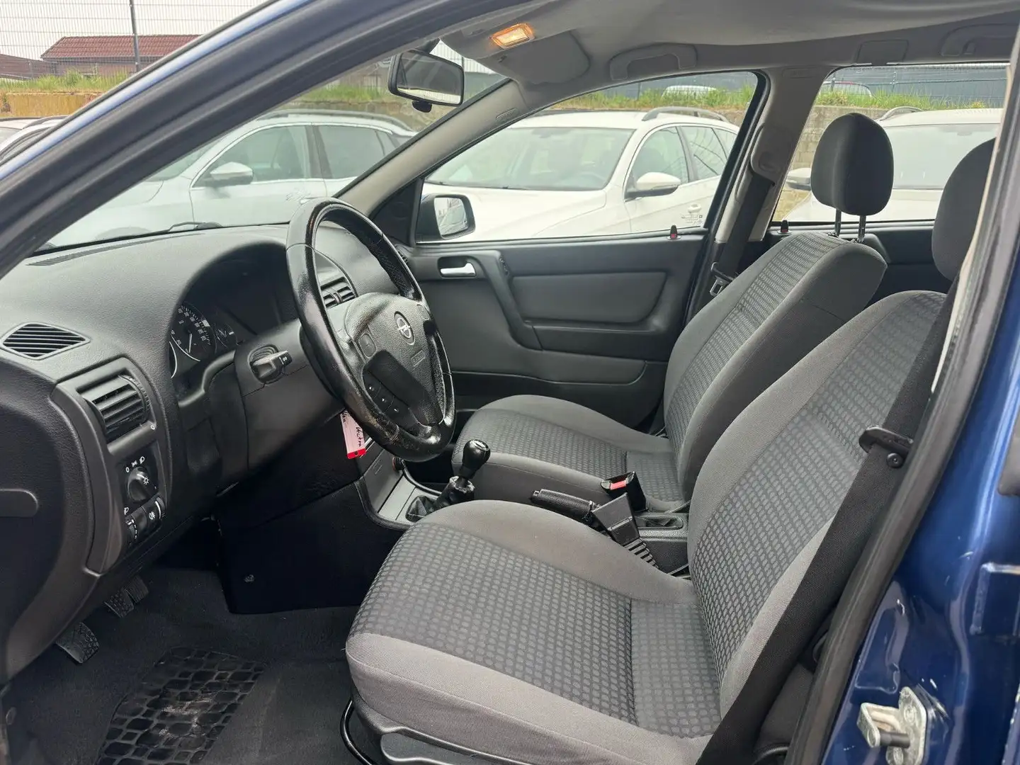 Vehicle image, number 9