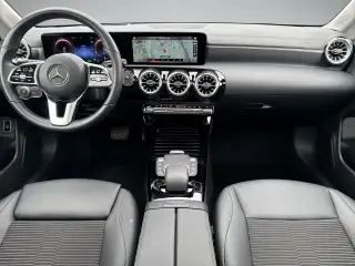Vehicle image thumbnail, number 8